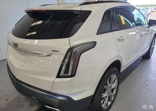 Crystal White Tricoat 2021 Cadillac XT5 Sport