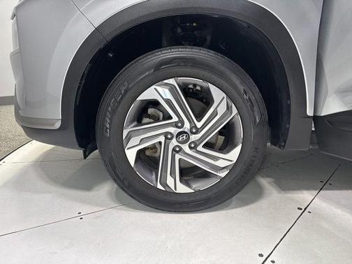 Shimmering Silver Pearl 2023 Hyundai SANTA FE SE
