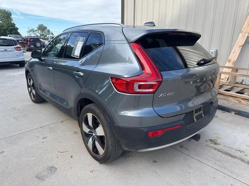 2019 Volvo XC40 T5 Momentum