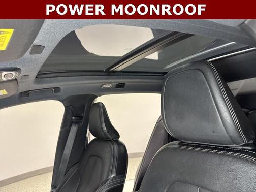2019 Volvo XC40 T5 Momentum