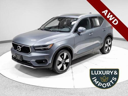 2019 Volvo XC40 T5 Momentum