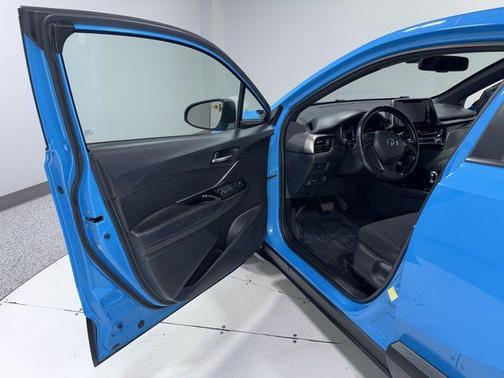 2019 Toyota C-HR XLE