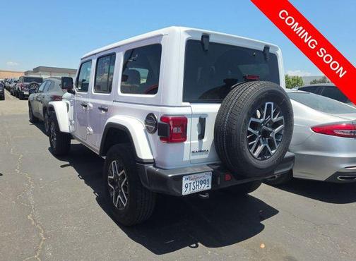 Bright White Clearcoat 2025 Jeep Wrangler 4-Door Sahara 4x4