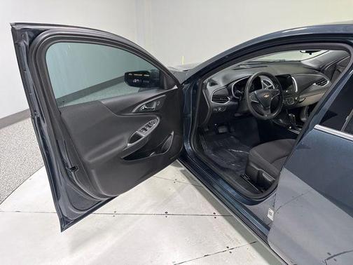 Shadow Gray Metallic 2020 Chevrolet Malibu 1LS
