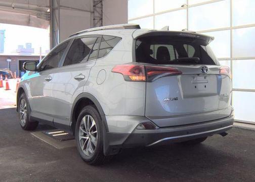 2017 Toyota RAV4 Hybrid XLE