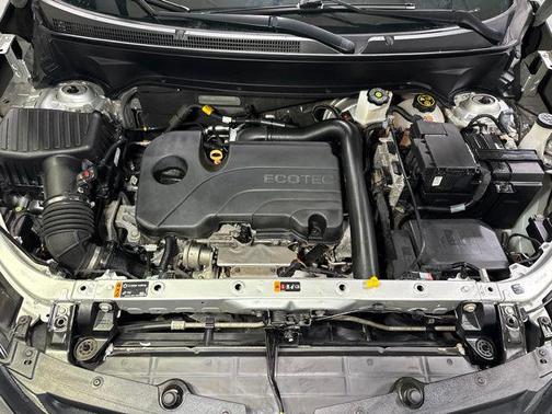 Silver Ice Metallic 2020 Chevrolet Equinox LS