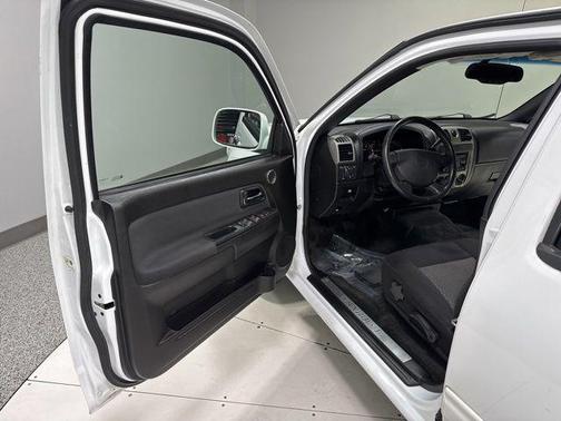 Summit White 2011 Chevrolet Colorado 1LT