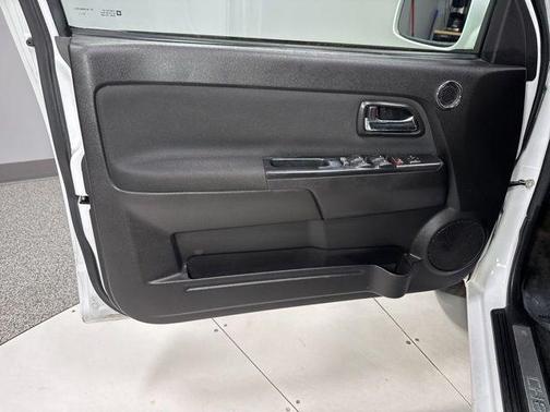 Summit White 2011 Chevrolet Colorado 1LT