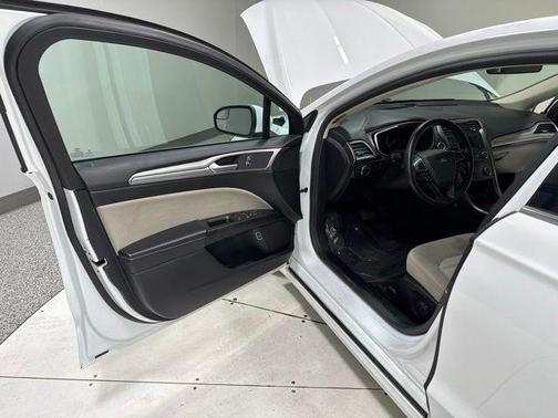 Oxford White 2018 Ford Fusion Hybrid S
