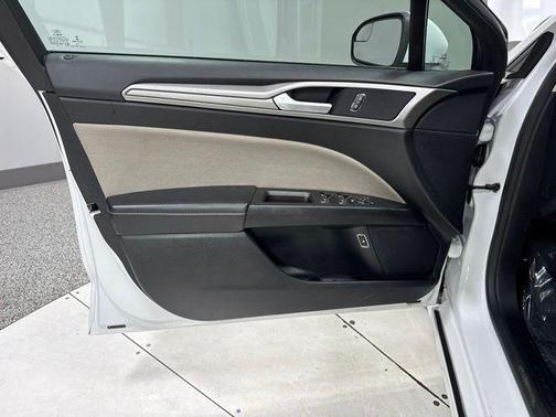 Oxford White 2018 Ford Fusion Hybrid S