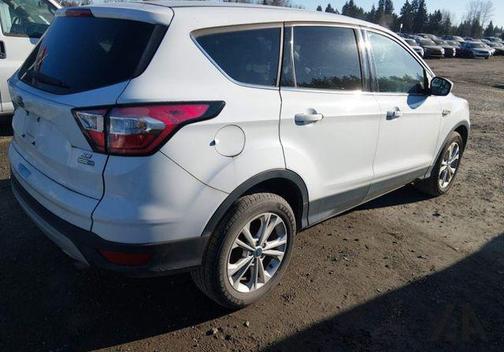 Oxford White 2017 Ford Escape SE