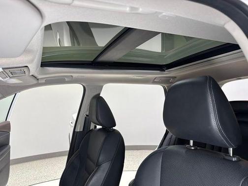Pearl White Tricoat 2023 Nissan Rogue Platinum