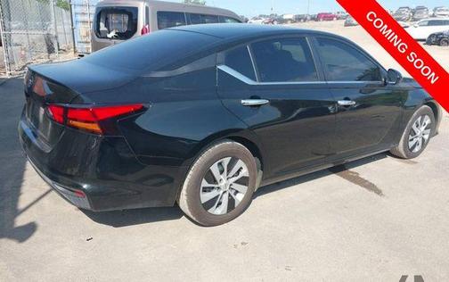 Super Black Clearcoat 2022 Nissan Altima S FWD