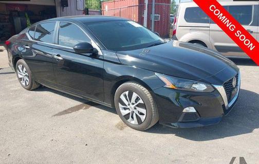 Super Black Clearcoat 2022 Nissan Altima S FWD