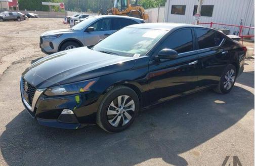 Super Black Clearcoat 2022 Nissan Altima S FWD