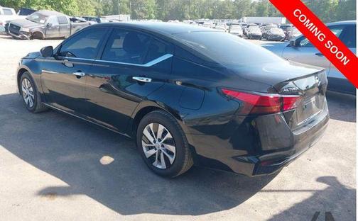 Super Black Clearcoat 2022 Nissan Altima S FWD