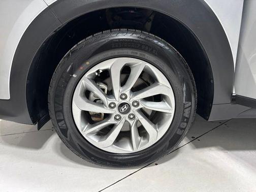 Molten Silver 2018 Hyundai TUCSON SE