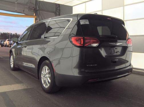 Granite Crystal Metallic Clearcoat 2022 Chrysler Voyager LX