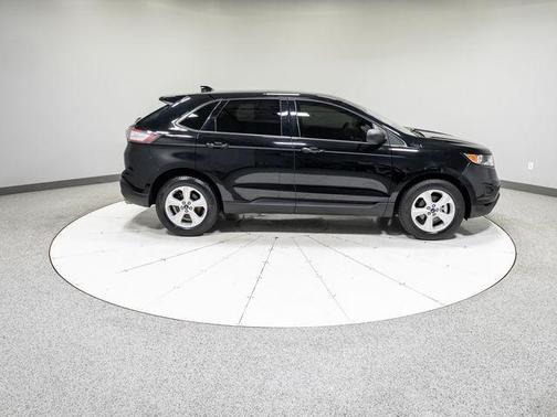 Shadow Black 2018 Ford Edge SE