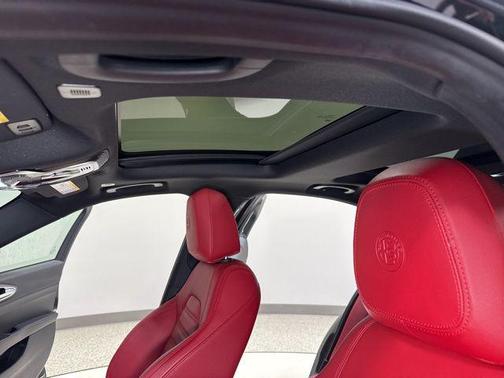 Vulcano Black Metallic 2022 Alfa Romeo Giulia Veloce