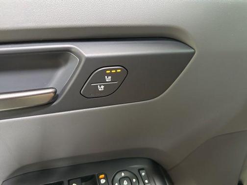 Ivory Silver 2024 Kia EV9 Light Short Range