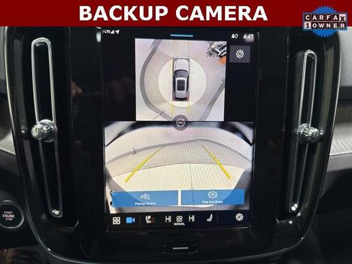 2025 Volvo XC40 B5 Plus Bright Theme