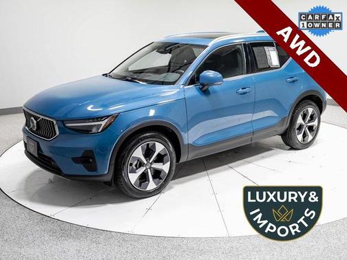 2025 Volvo XC40 B5 Plus Bright Theme