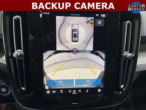 2025 Volvo XC40 B5 Plus Bright Theme