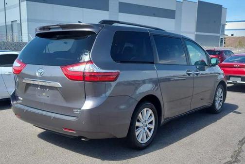 Predawn Gray Mica 2017 Toyota Sienna XLE