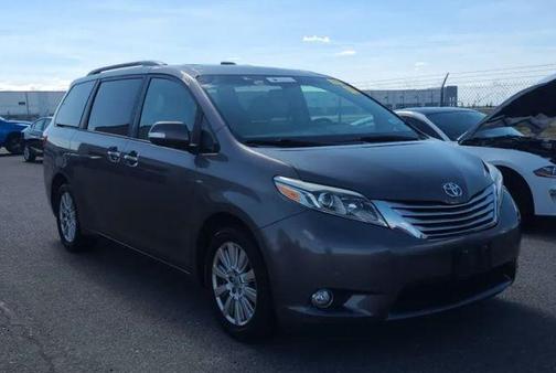 Predawn Gray Mica 2017 Toyota Sienna XLE