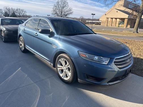 2018 Ford Taurus SE