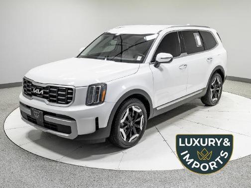 Glacial White Pearl 2023 Kia Telluride S