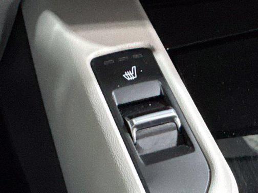 Glacial White Pearl 2023 Kia Telluride S
