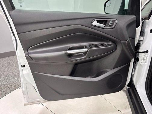 Oxford White 2016 Ford C-Max Hybrid SE