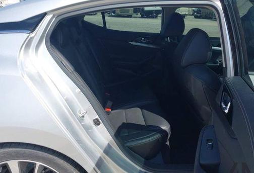 Brilliant Silver Metallic 2022 Nissan Maxima SV Xtronic CVT