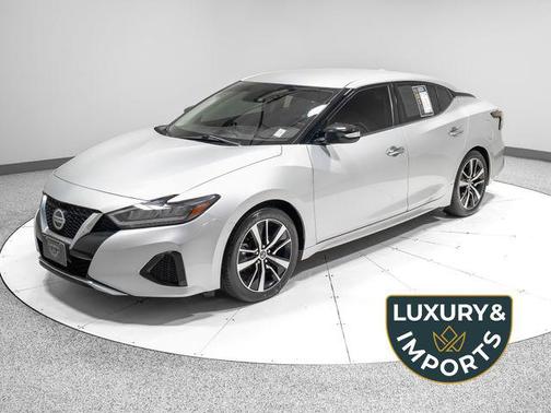 Brilliant Silver Metallic 2022 Nissan Maxima SV Xtronic CVT