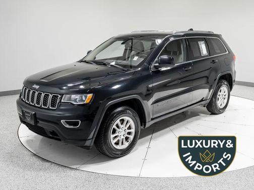 Diamond Black Crystal Pearlcoat 2019 Jeep Grand Cherokee Laredo