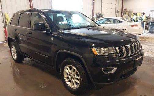 Diamond Black Crystal Pearlcoat 2019 Jeep Grand Cherokee Laredo