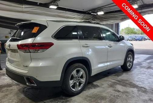 Blizzard Pearl 2017 Toyota Highlander Limited
