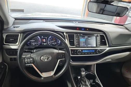 Blizzard Pearl 2017 Toyota Highlander Limited