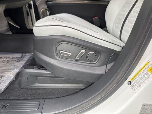 2024 Rivian R1S Adventure Quad Motor Large Pack