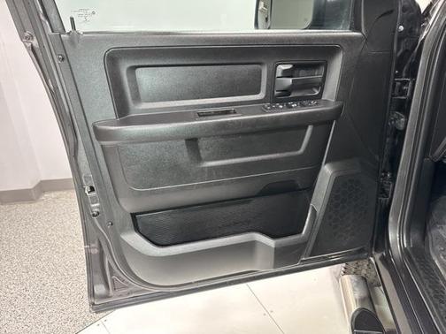 2018 RAM 2500 Tradesman Crew Cab 4x4 6'4' Box