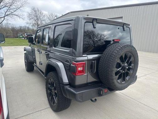 2025 Jeep Wrangler 4-Door Sahara 4x4