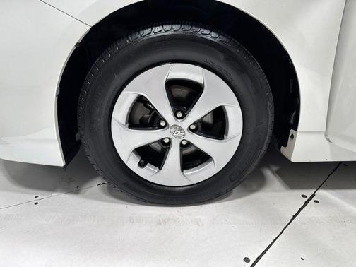 Blizzard Pearl 2014 Toyota Prius Four