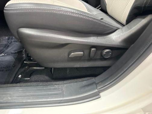 Crystal White Pearl 2019 Subaru Forester Premium