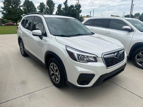 Crystal White Pearl 2019 Subaru Forester Premium