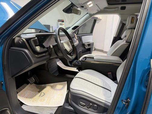 2022 Rivian R1T Adventure