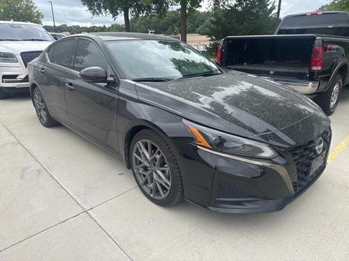 2023 Nissan Altima SR VC-Turbo FWD