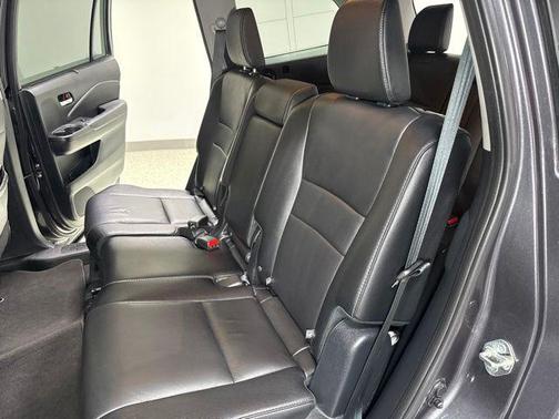 Modern Steel Metallic 2017 Honda Pilot Touring