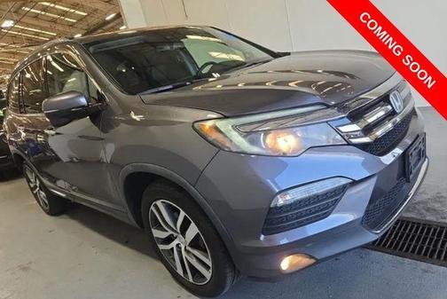 Modern Steel Metallic 2017 Honda Pilot Touring
